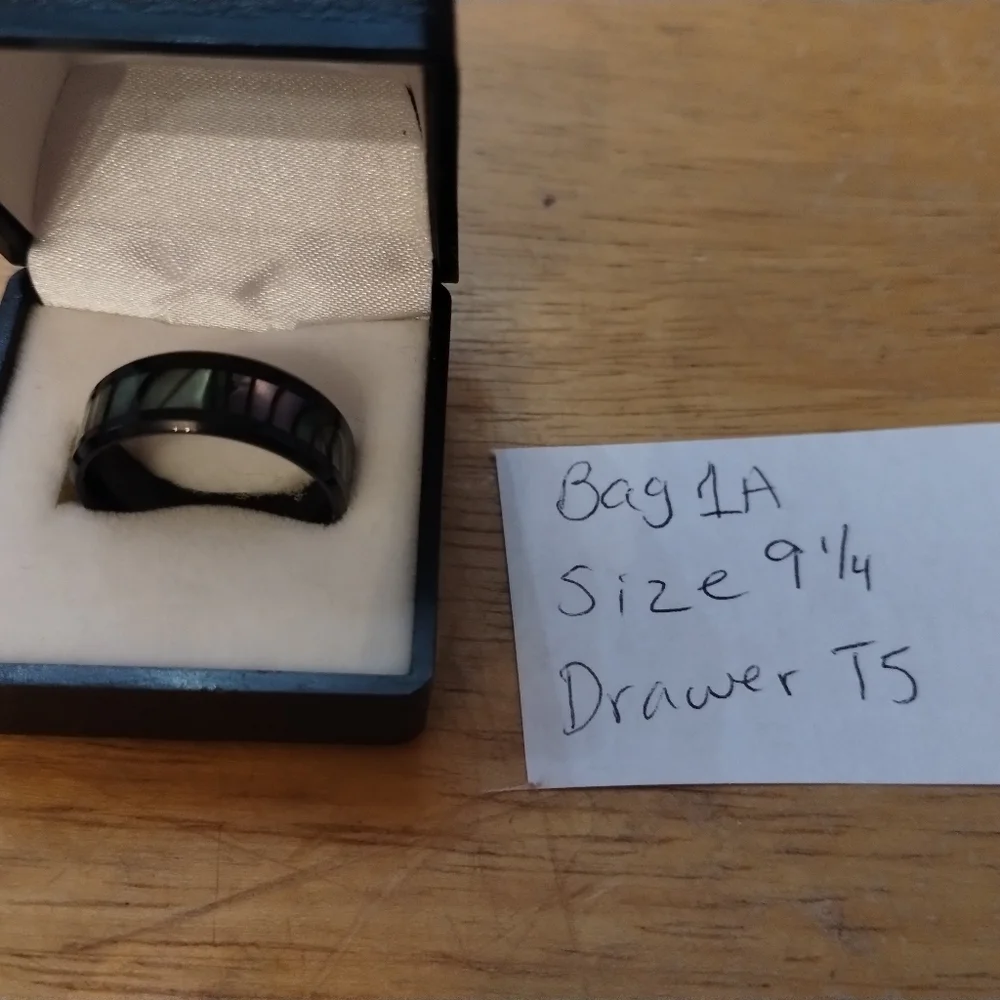 New Men's Stainless steel size 9 1/4 wedding band ring